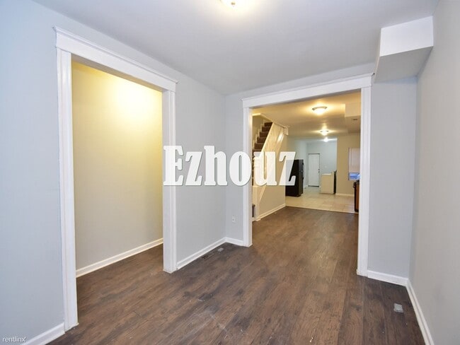 Building Photo - 3 br, 1 bath House - 1623 E 30th St