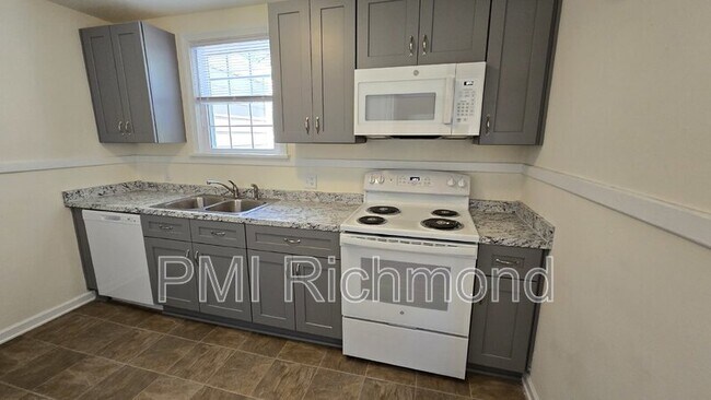Building Photo - 923 Hill Top Dr