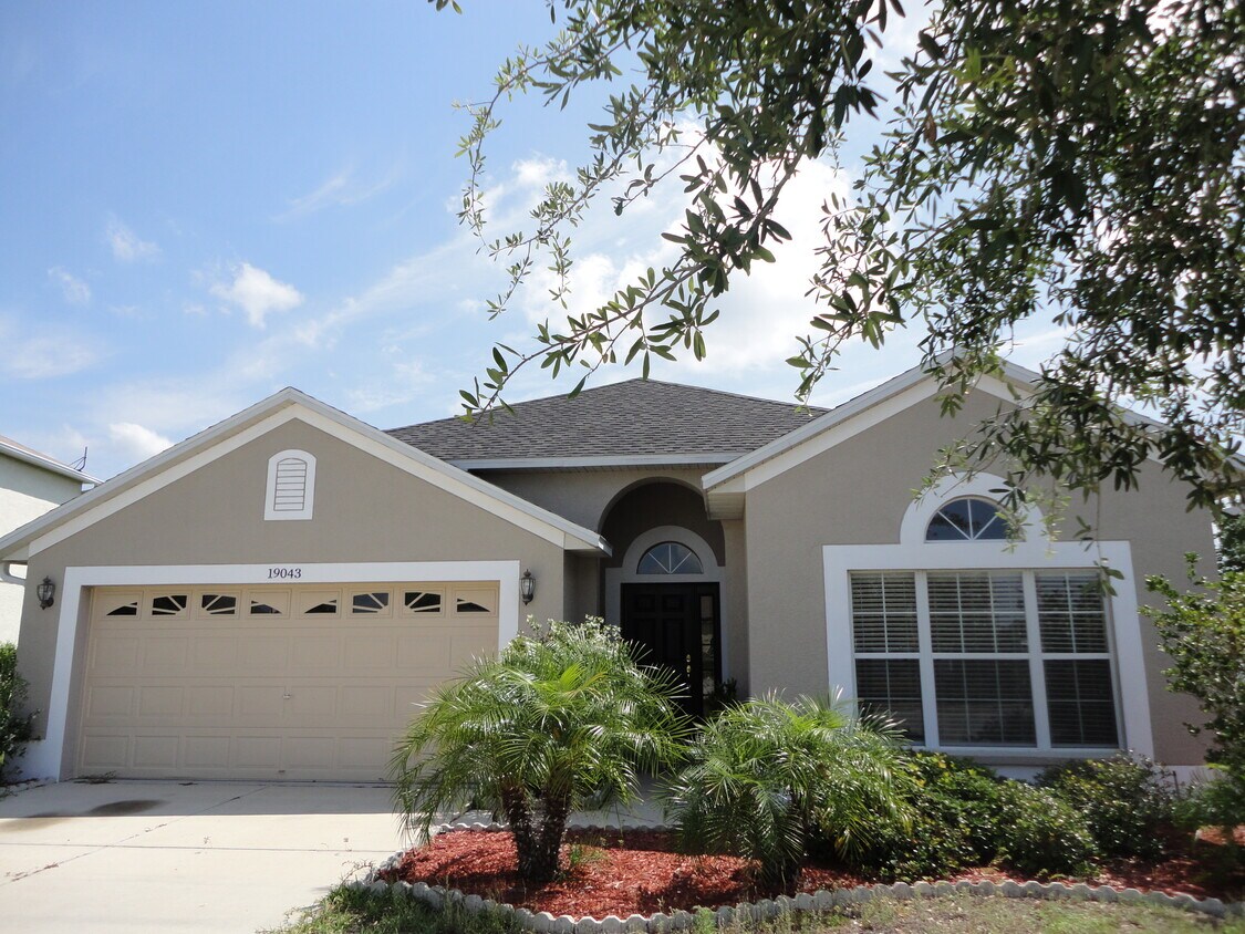 Foto principal - 19043 New Passage Blvd