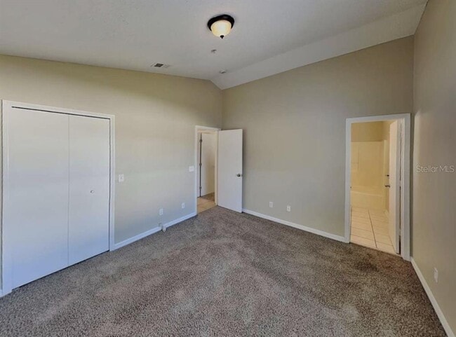 Building Photo - 605 Beverly Dr