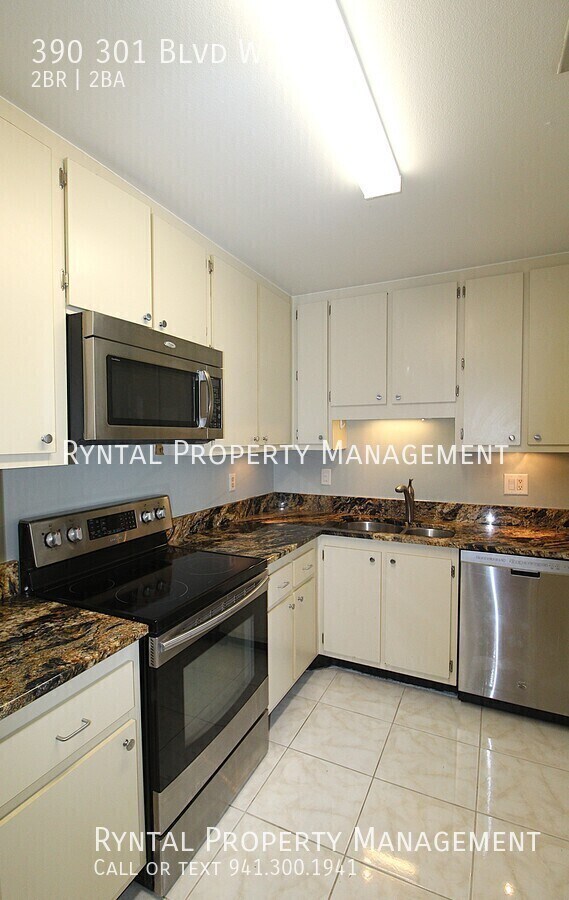 Building Photo - 390-301 301 Blvd W