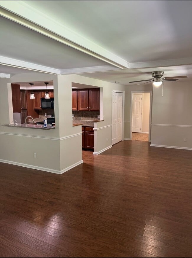 Building Photo - 1130 Heathshire Dr