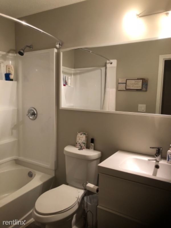 Foto del edificio - 3 br, 3 bath Townhome - 6447 E 127th Street