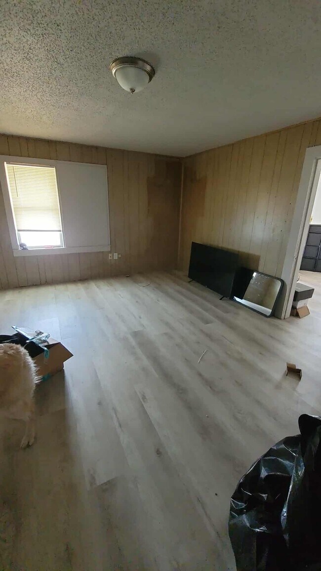 Foto del edificio - 201 E Walnut Ave