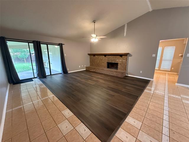 Building Photo - 2834 Naples Dr