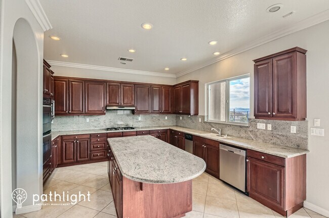 Foto del edificio - 18338 Lakepointe Dr, Riverside, CA, 92503