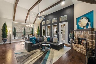 Building Photo - 4711 Taylor Ln