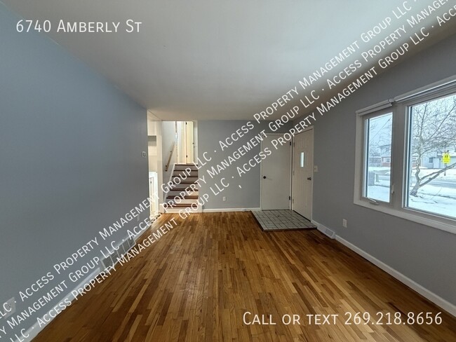 Building Photo - 6740 Amberly St