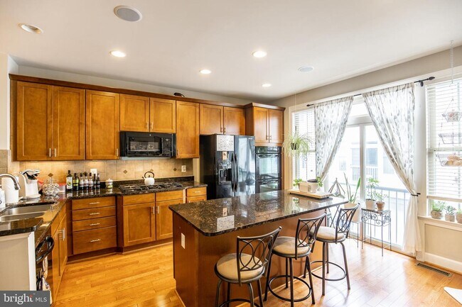 Foto del edificio - 2614 S Kenmore Ct