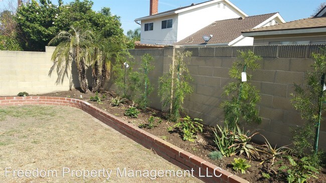 Building Photo - 3 br, 2.5 bath House - 16092 Pitman