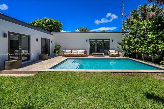 Foto del edificio - 875 W 47th St