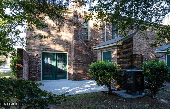 Building Photo - 135 Durwood Rd