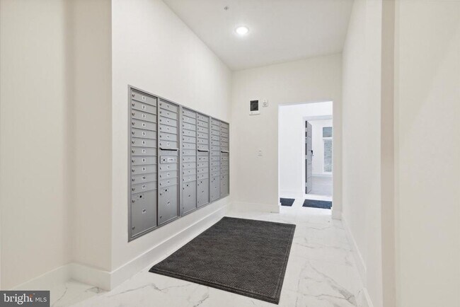 Foto del edificio - 1221 E Fletcher St
