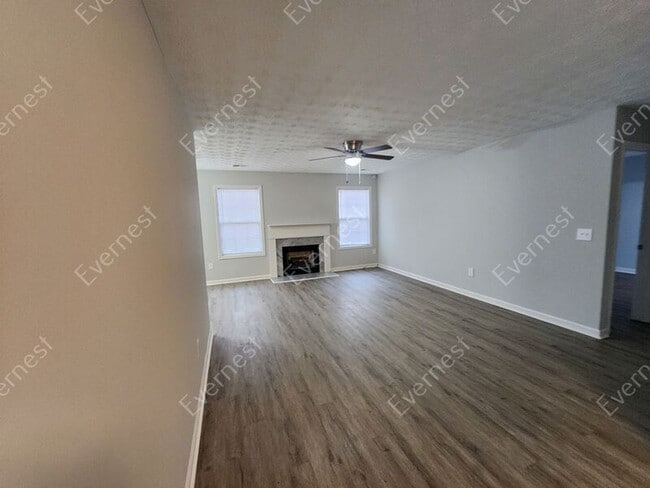 Building Photo - 926 Creekside Way