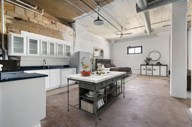 Photo - 201 S Calhoun St Apartment