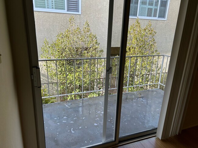 balcony - 14406 Benefit St
