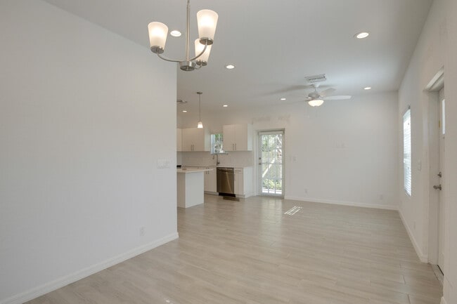 Building Photo - 632 11th St