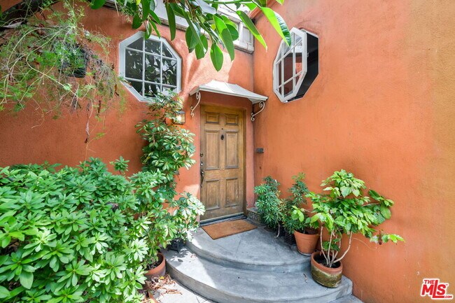 Foto del edificio - 1448 Laurel Ave