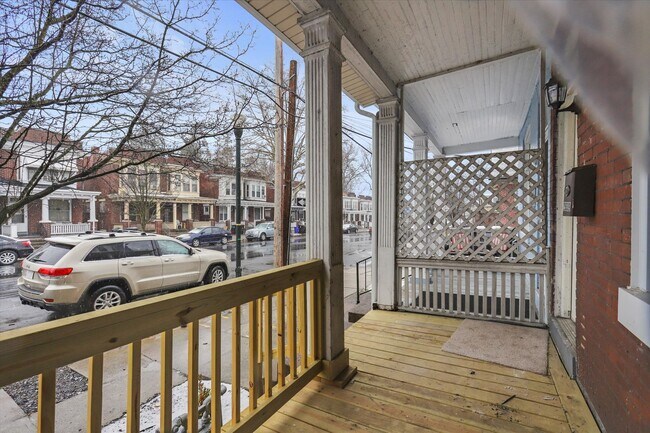 Foto del edificio - Coming Soon Spacious 3 Bedroom in uptown H...