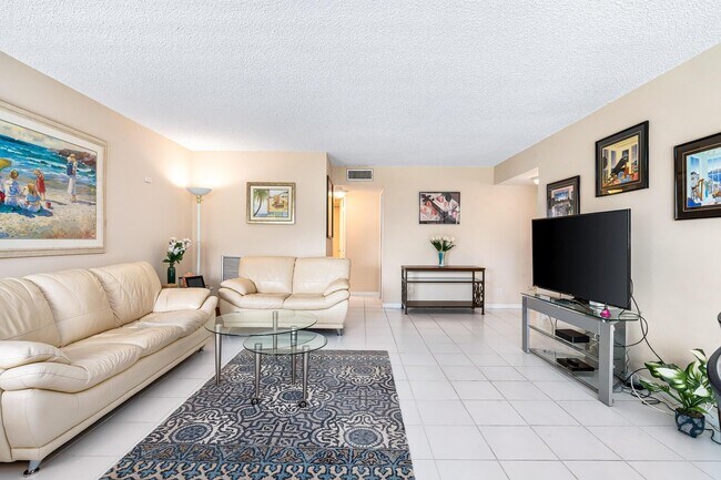 Foto del edificio - 5751 Camino Del Sol