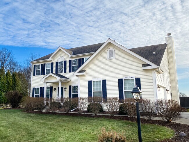 Building Photo - Woodsview Dr