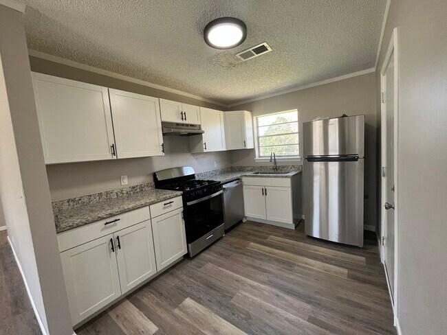 Foto del edificio - 1812 S 125th East Ave