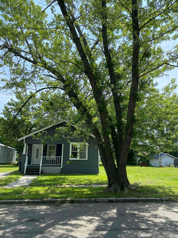 2014 Park Ave, Baxter Springs, KS 66713 House Rental in Baxter