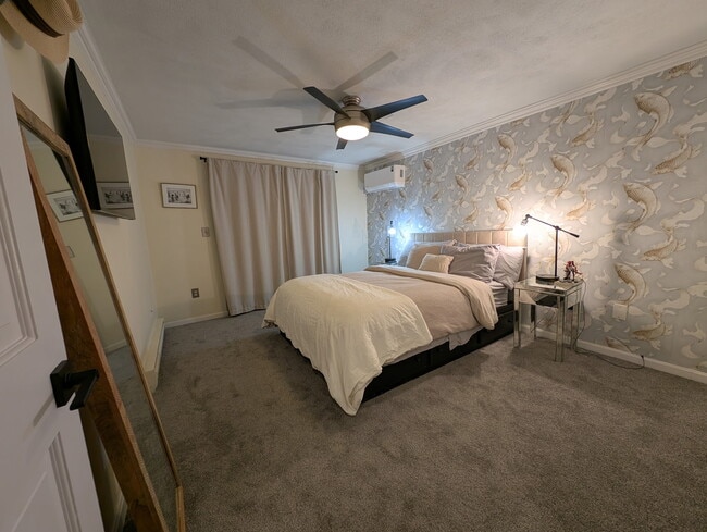 Building Photo - 159 Maverick St