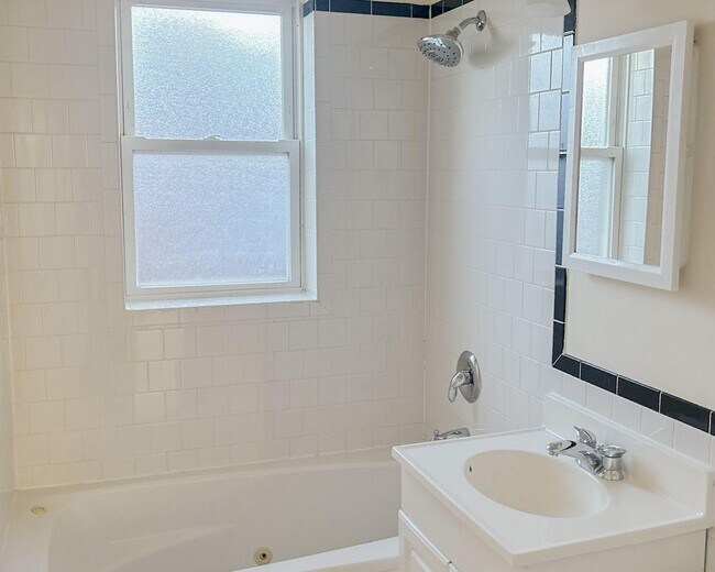 Foto del edificio - 4808 N Paulina St