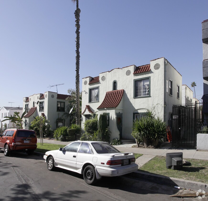 Primary Photo - 211-217 3/4 N Reno St