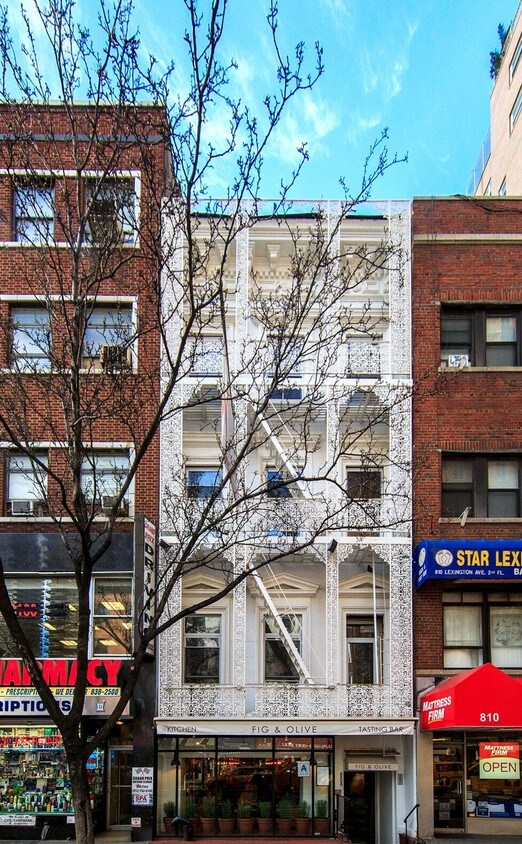 Foto del edificio - 808 Lexington Ave