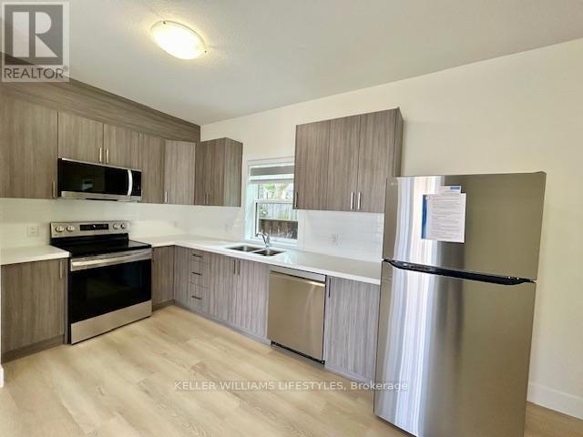 Photo du bâtiment - 178-178 Woodward Ave