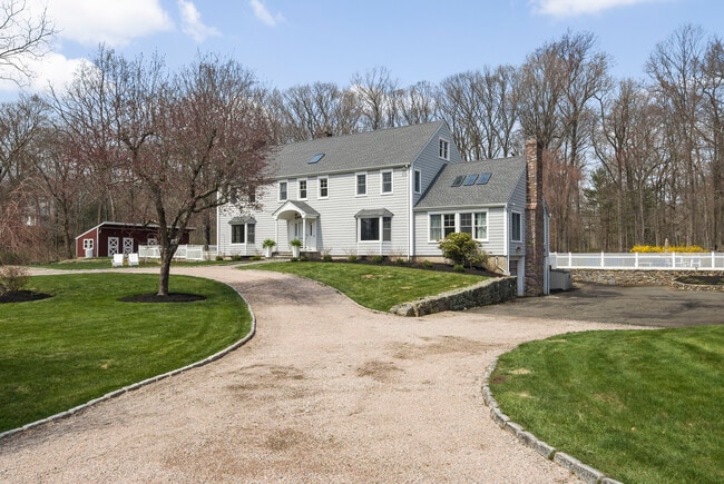 Building Photo - 784 Smith Ridge Rd