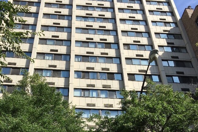 front - 30 E Division St