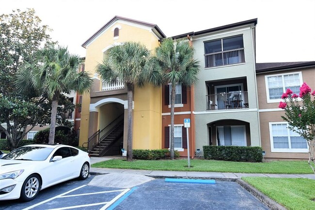 Foto del edificio - 814 Crest Pines Dr