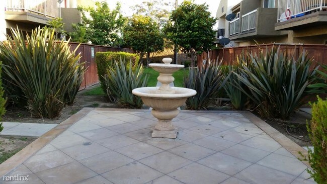 Foto del edificio - 8128 Larson Ave