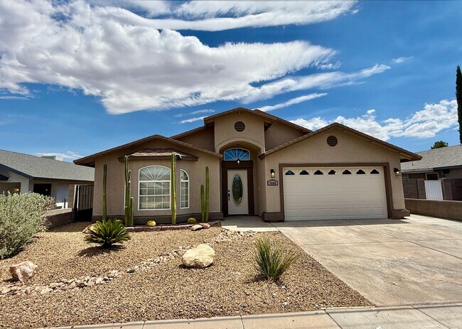Foto del edificio - Charming Custom 3 Bedroom, 2 Bathroom Home...