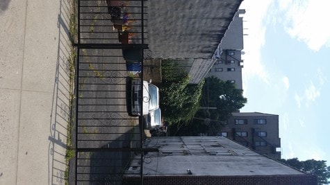 Building Photo - 17 Lamont Ct