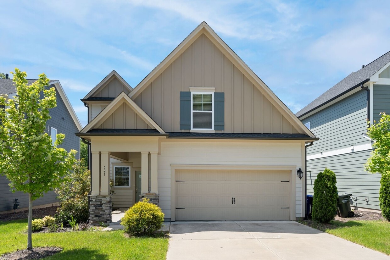 Available June 1!! Beautiful and Bright 4 Bedroom + 2.5 bath home with Loft & Open Floor Plan! - Available June 1!! Beautiful and Bright 4 Bedroom + 2.5 bath home with Loft & Open Floor Plan!