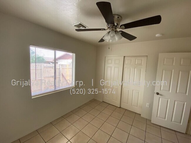 Foto del edificio - 118 E Elm St