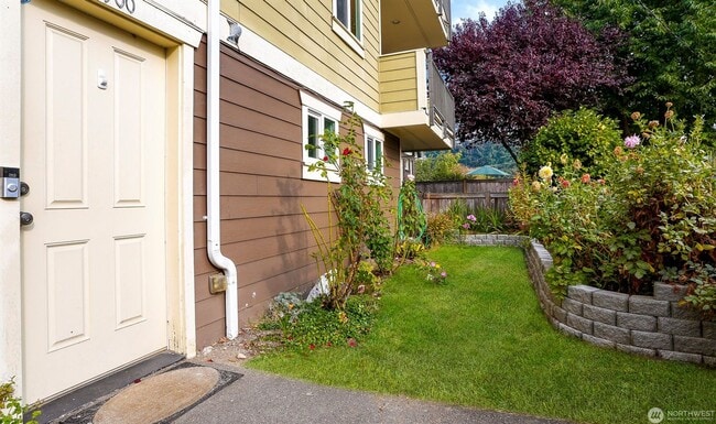 Building Photo - 3Bd/2.5Ba Seattle Townhome
