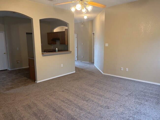 Foto del edificio - Beautiful Mansfield home! Fresh paint, clean, and renovated!