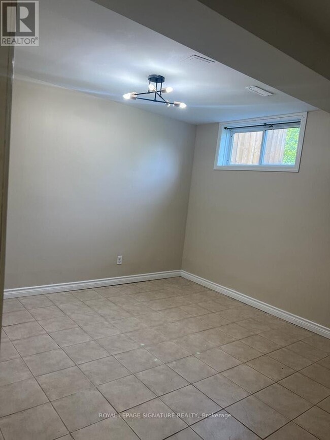 Building Photo - 276 Vansickle Rd