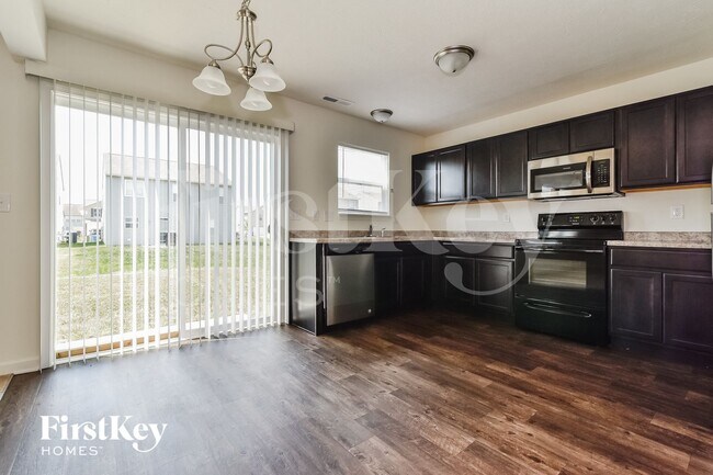 Building Photo - 8115 Fisher Bend Dr