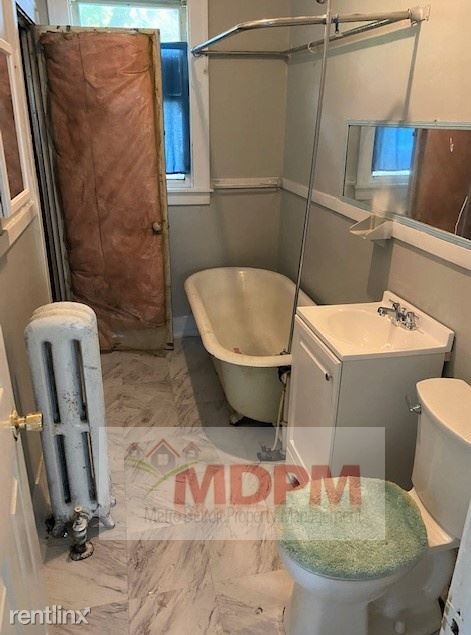 Building Photo - 3 br, 1 bath House - 18061 Buffalo St