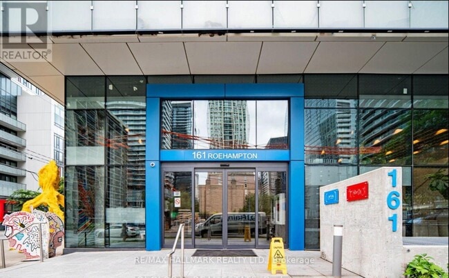 Building Photo - 161 Roehampton Ave