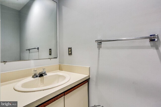 Foto del edificio - 5534 Vantage Point Rd