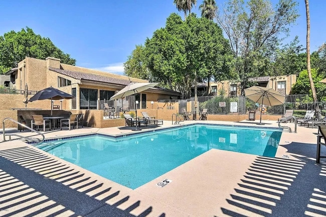 Building Photo - 3825 E Camelback Rd