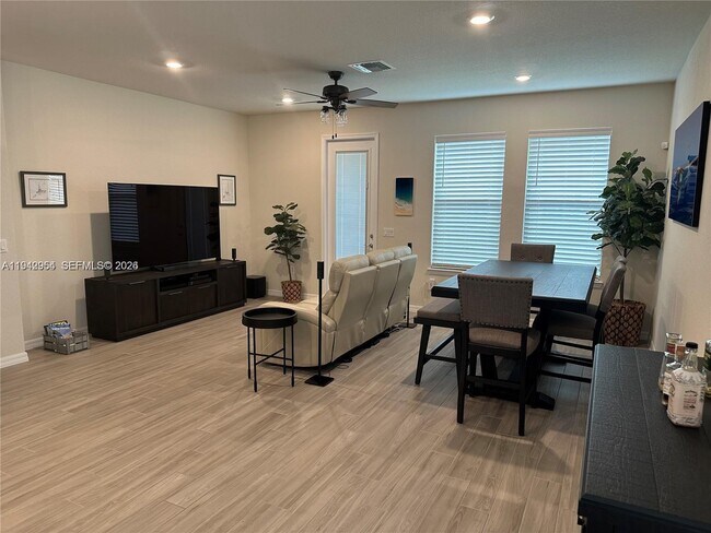 Building Photo - 4815 Indio Trl