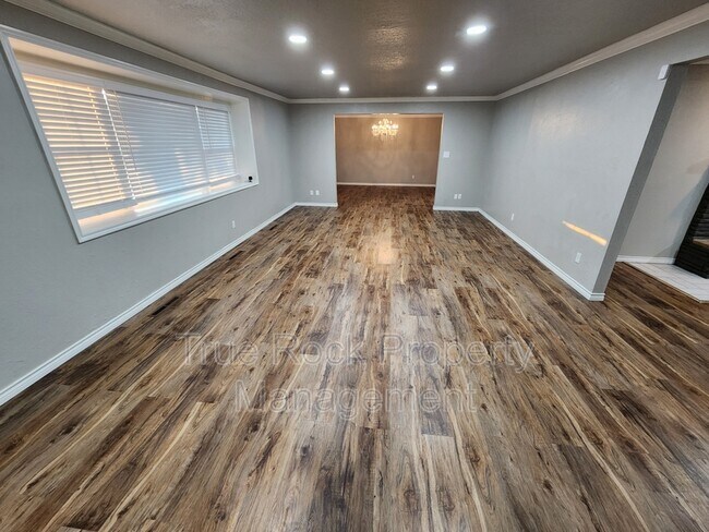 Building Photo - 204 S Morrison Dr